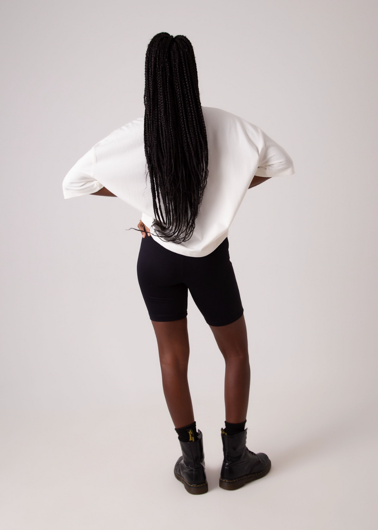 Short estilo biker na cor preta