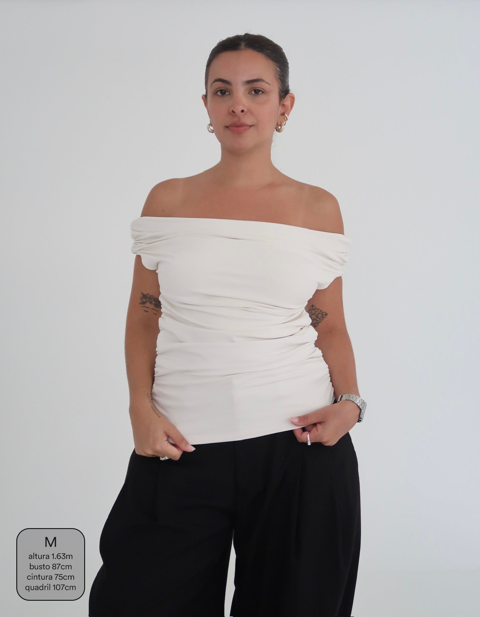blusa ombro a ombro clássica