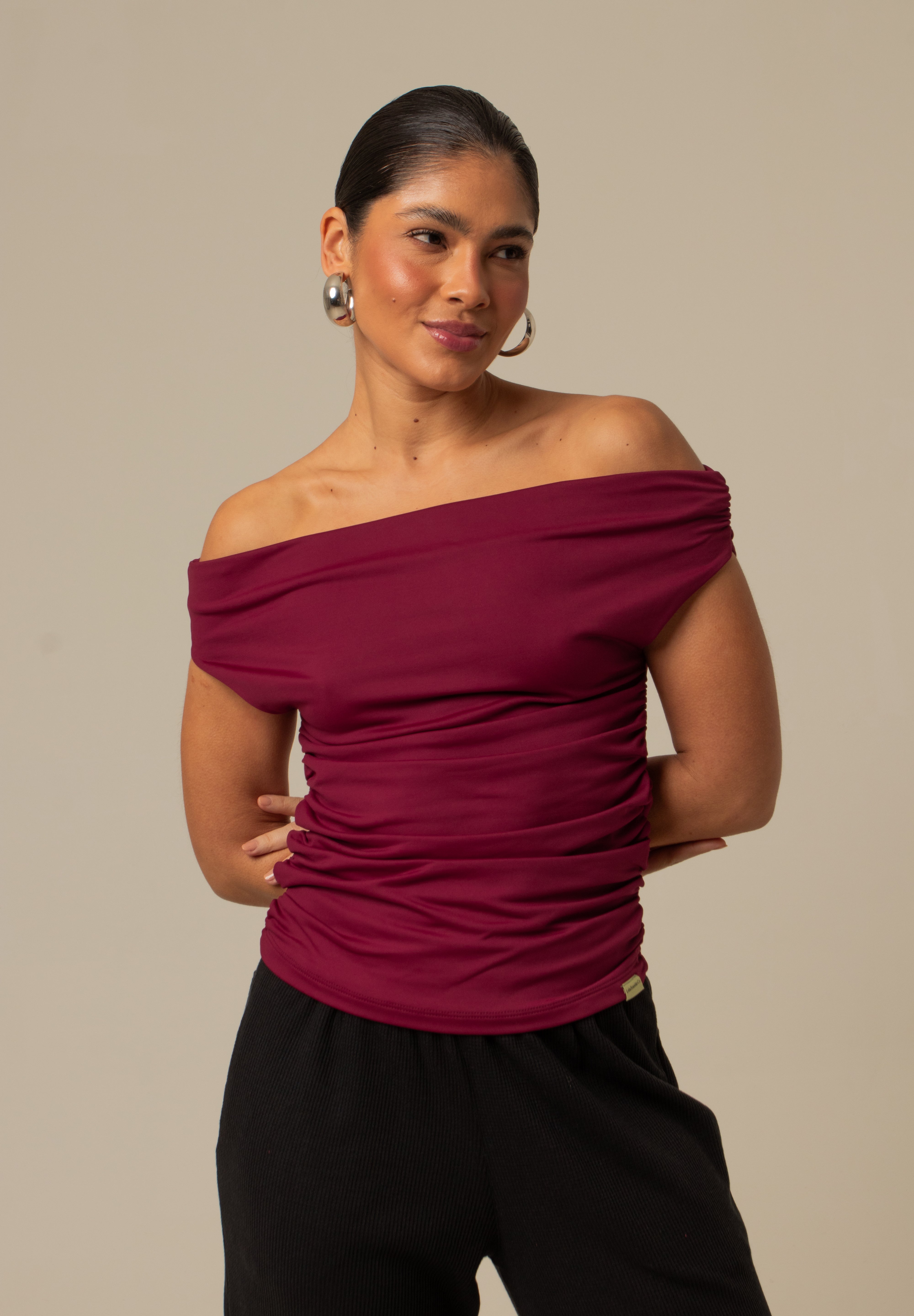 blusa ombro a ombro clássica