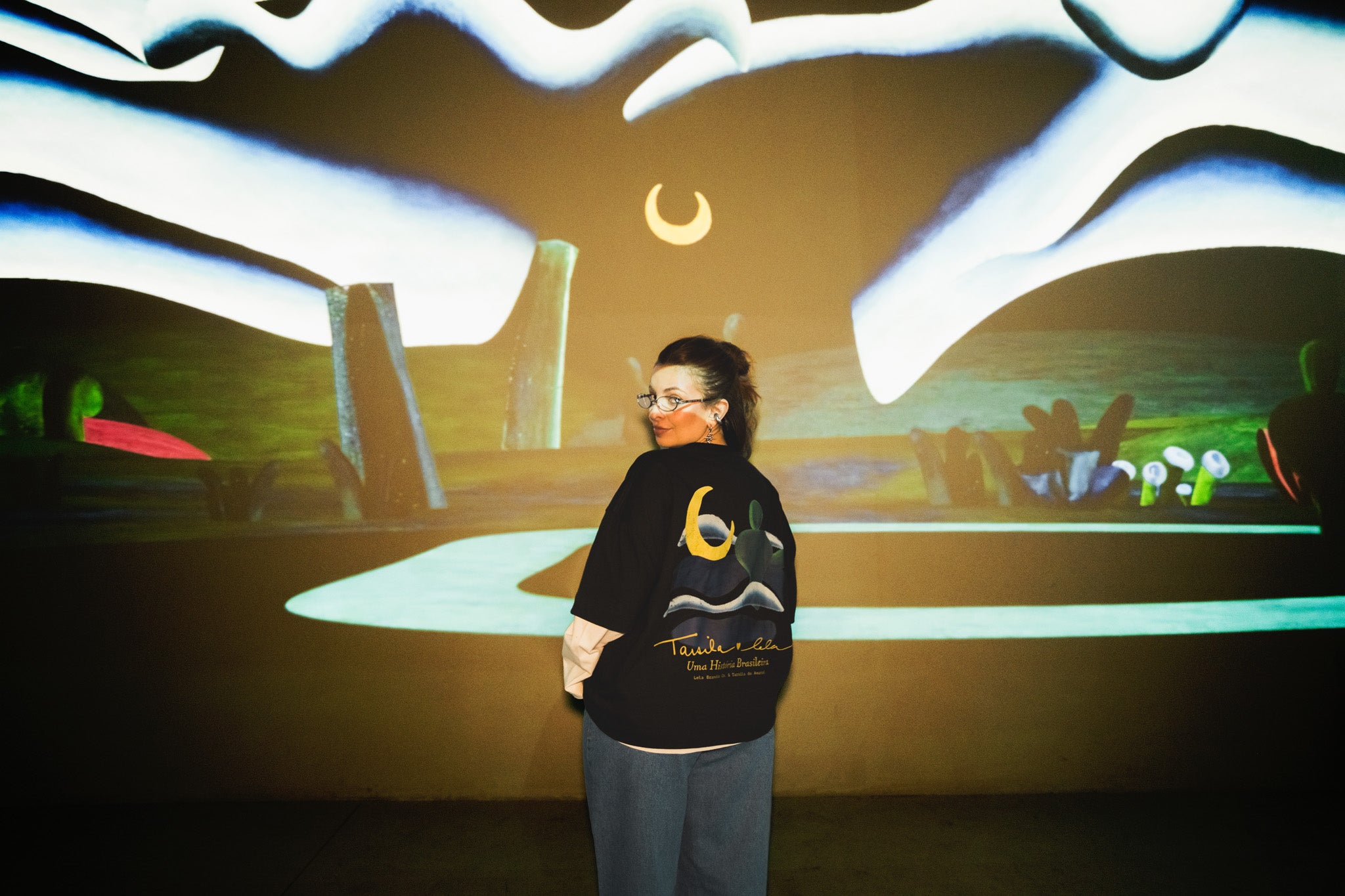 camisetão lua collab tarsila do amaral