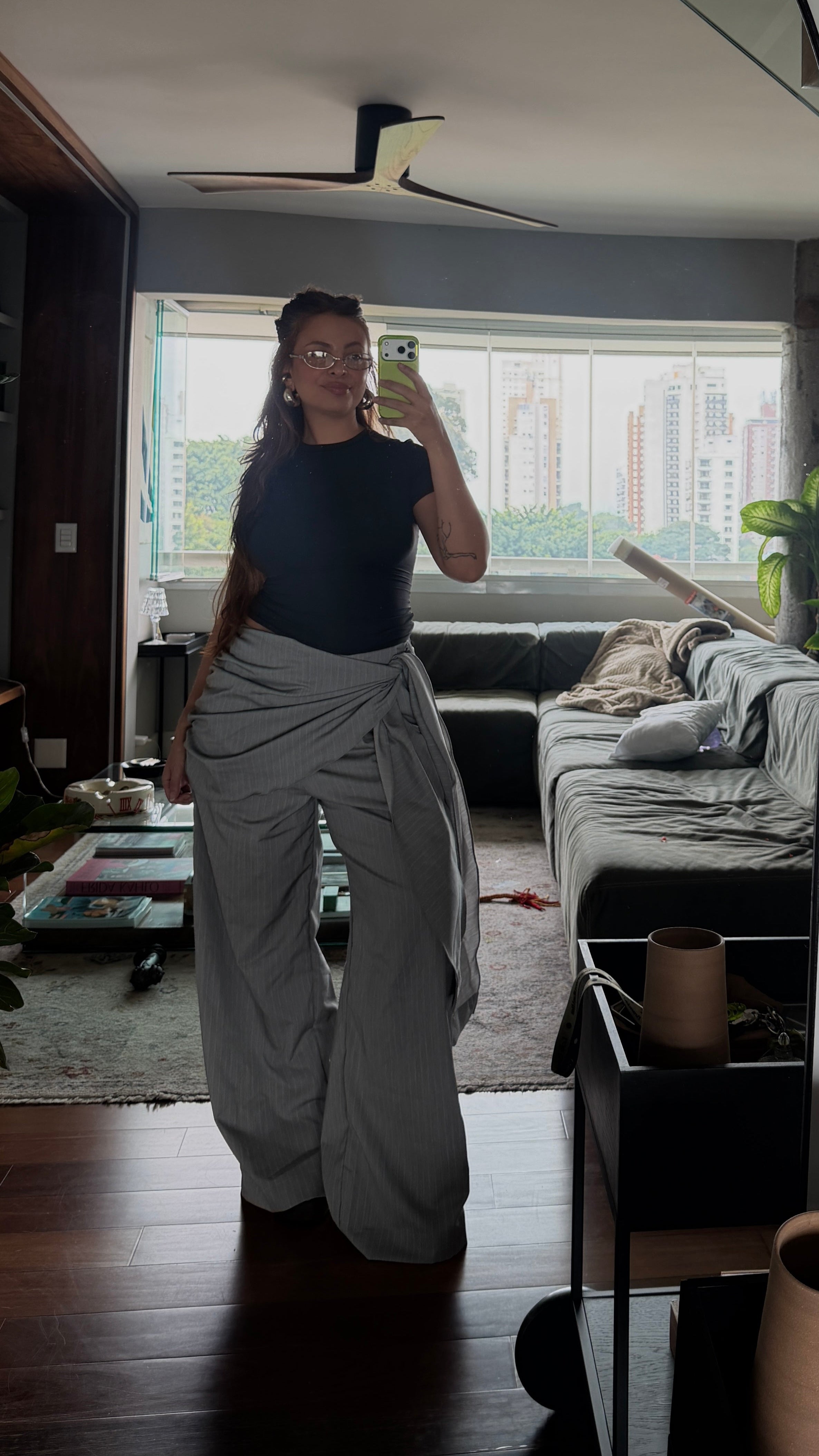 calça drama | calça de alfaiataria com amarração sobreposta