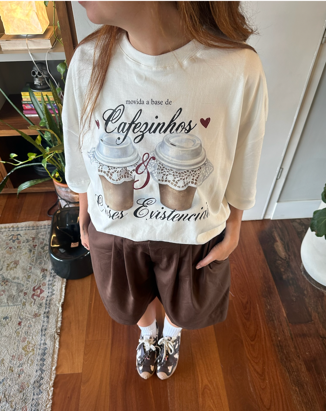camisetão cafezinho e crises