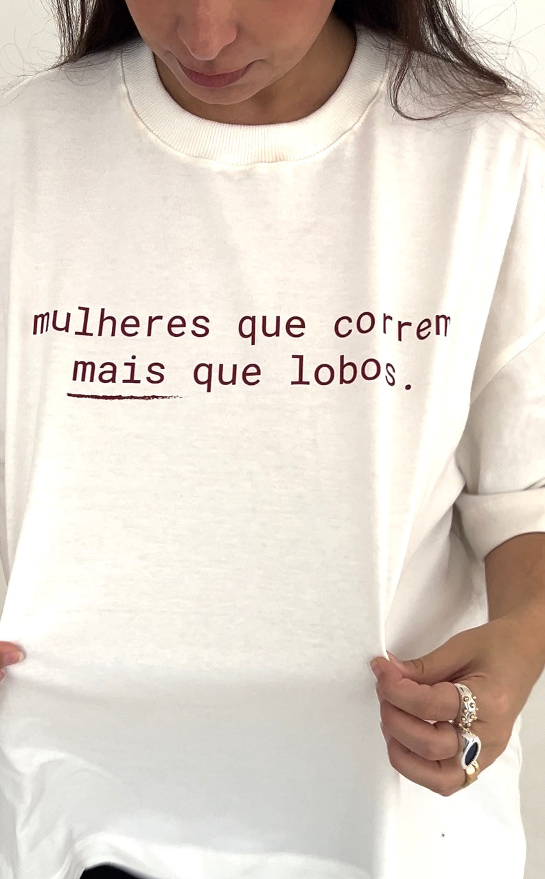 camisetão mais que os lobos collab manu xavier
