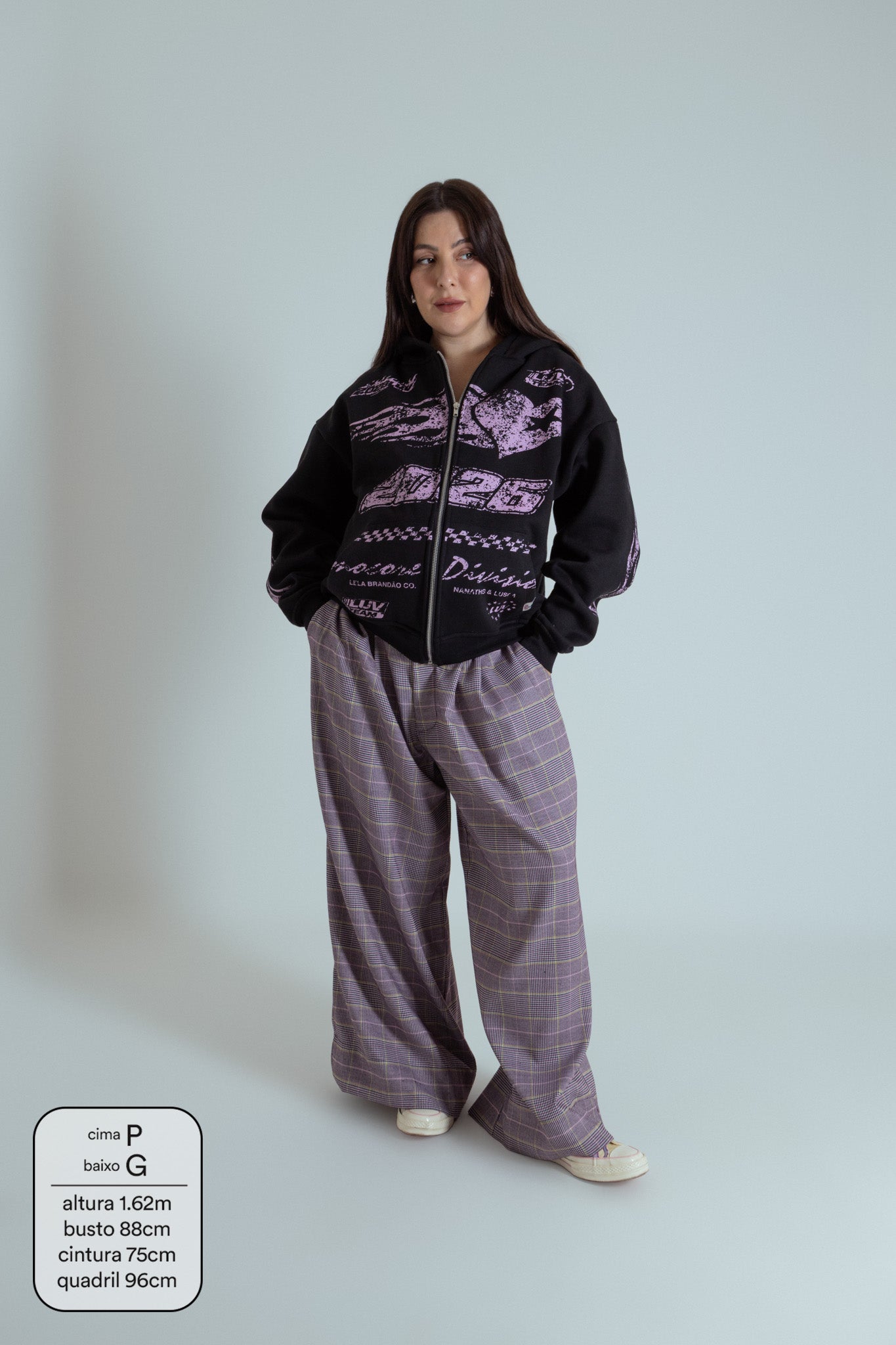 moletom estampado com zíper e capuz oversized LUV