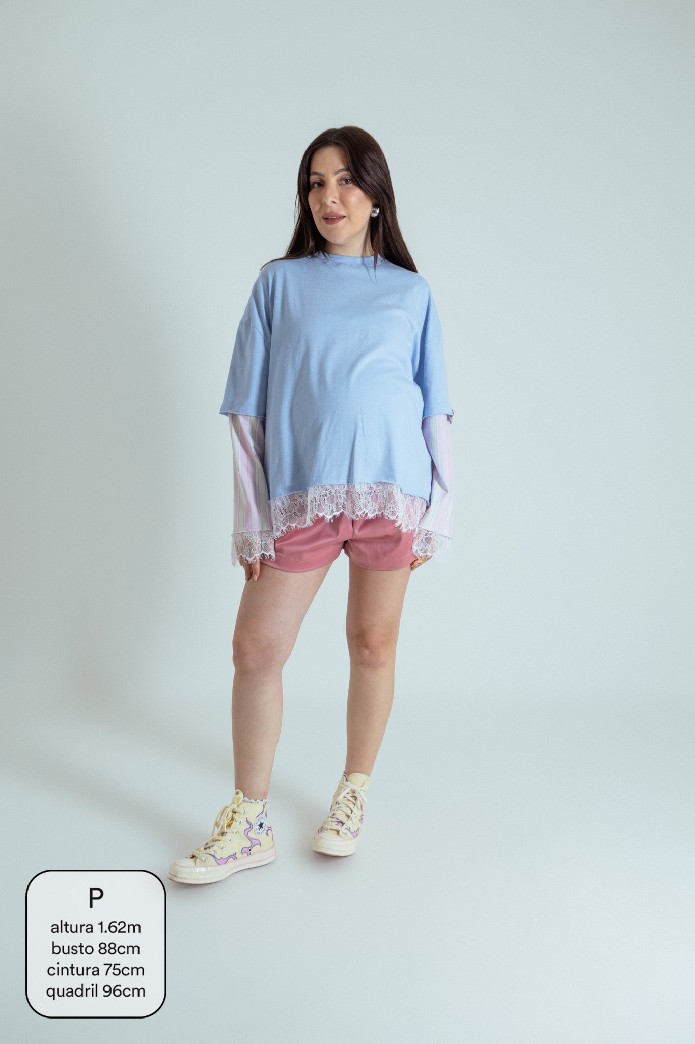 camisetão sobreposição renda oversized LUV