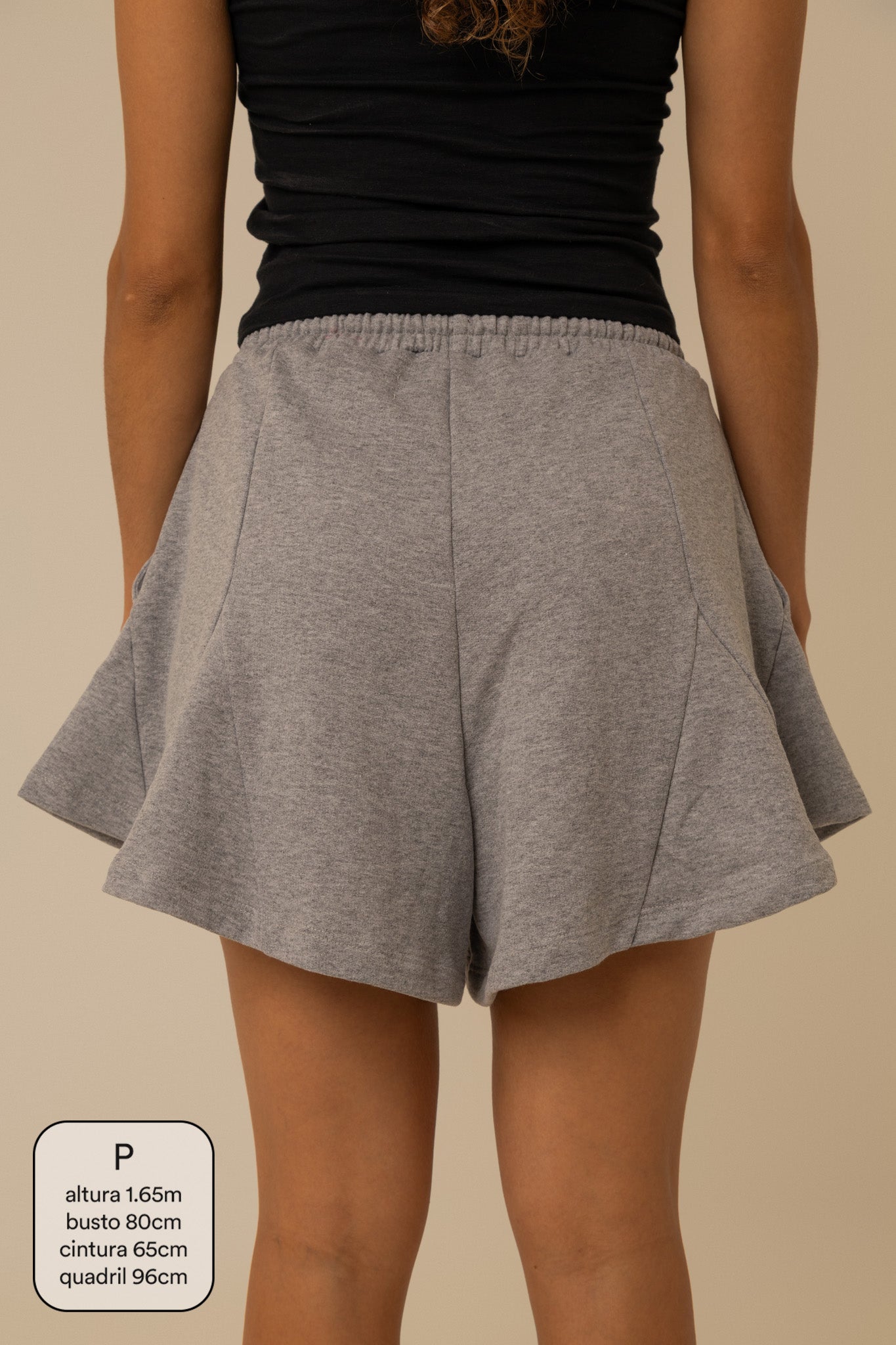 short de moletom recortes cozy | short moletom feminino com cós de elástico e cordão