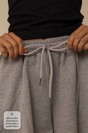 short de moletom recortes cozy | short moletom feminino com cós de elástico e cordão