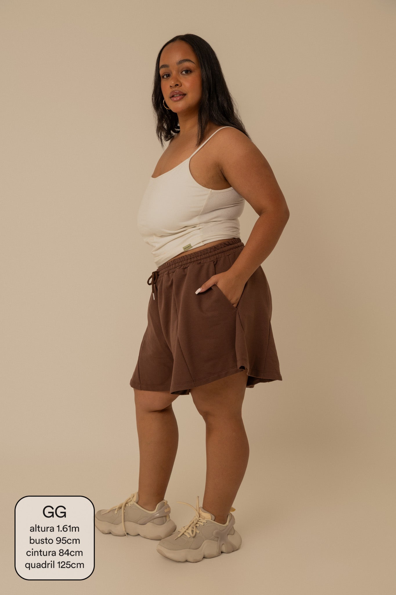 short de moletom recortes cozy | short moletom feminino com cós de elástico e cordão
