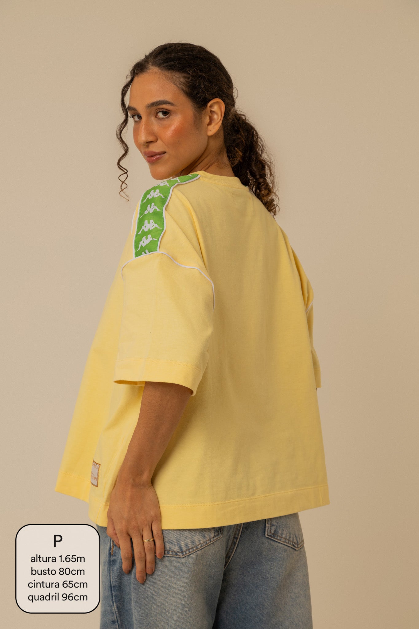 camisetão oversized com recorte lela & kappa