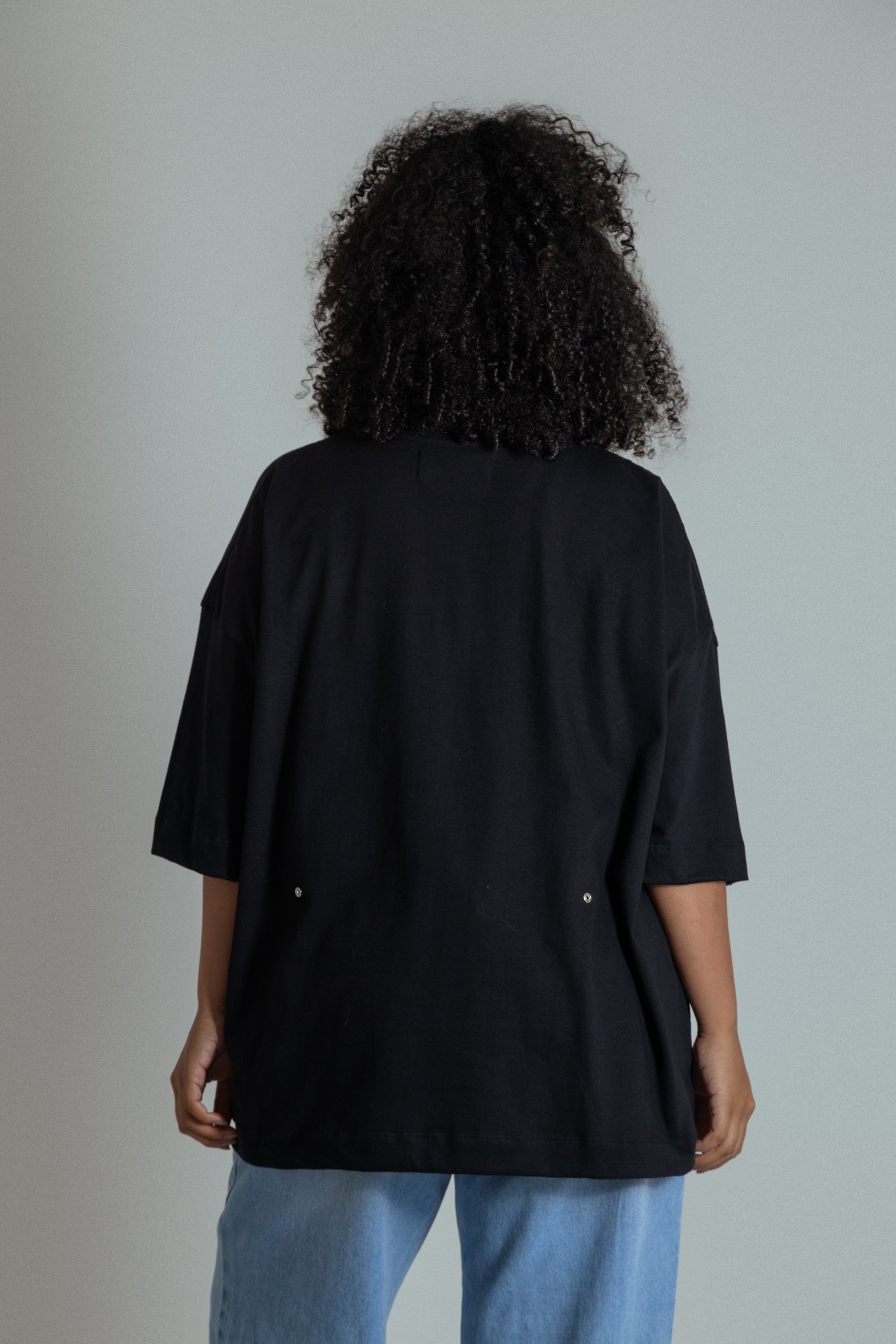 camisetão oversized ajustável com botões
