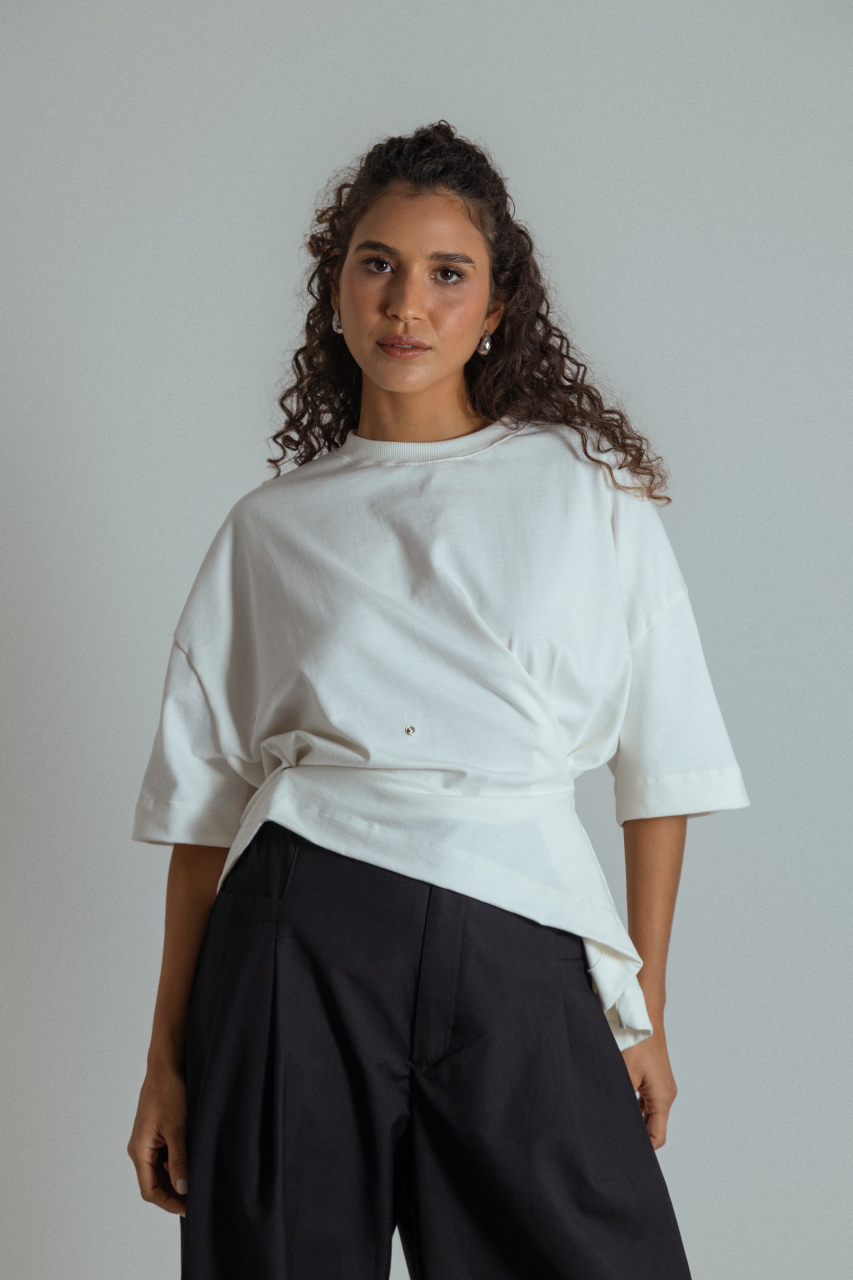 camisetão oversized ajustável com botões