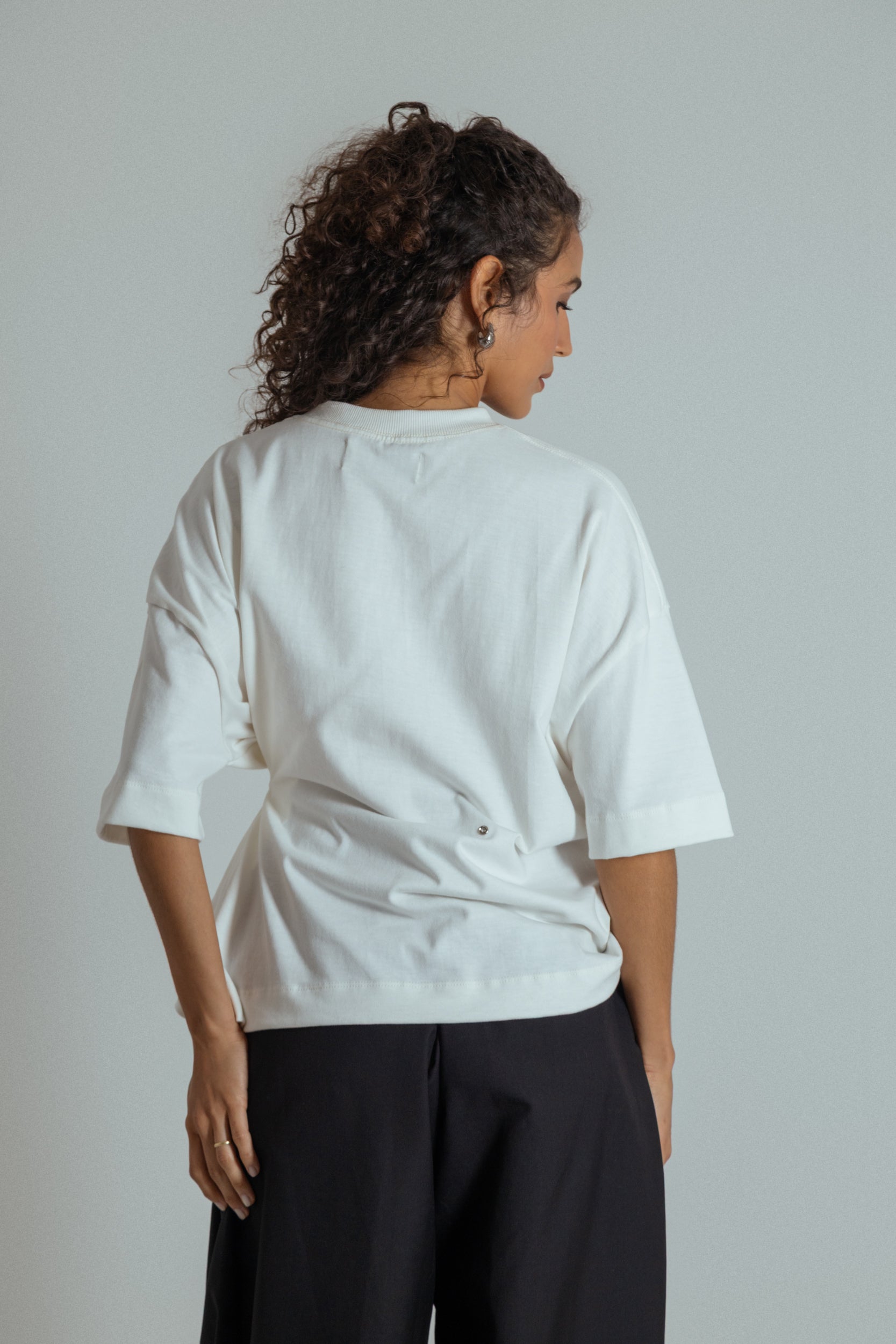 camisetão oversized ajustável com botões