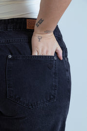 calça jeans ajustável mom midnight black
