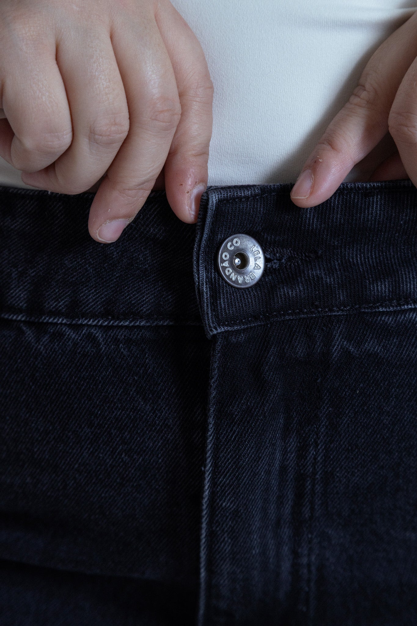 calça jeans ajustável mom midnight black