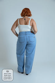 calça jeans ajustável mom light blue