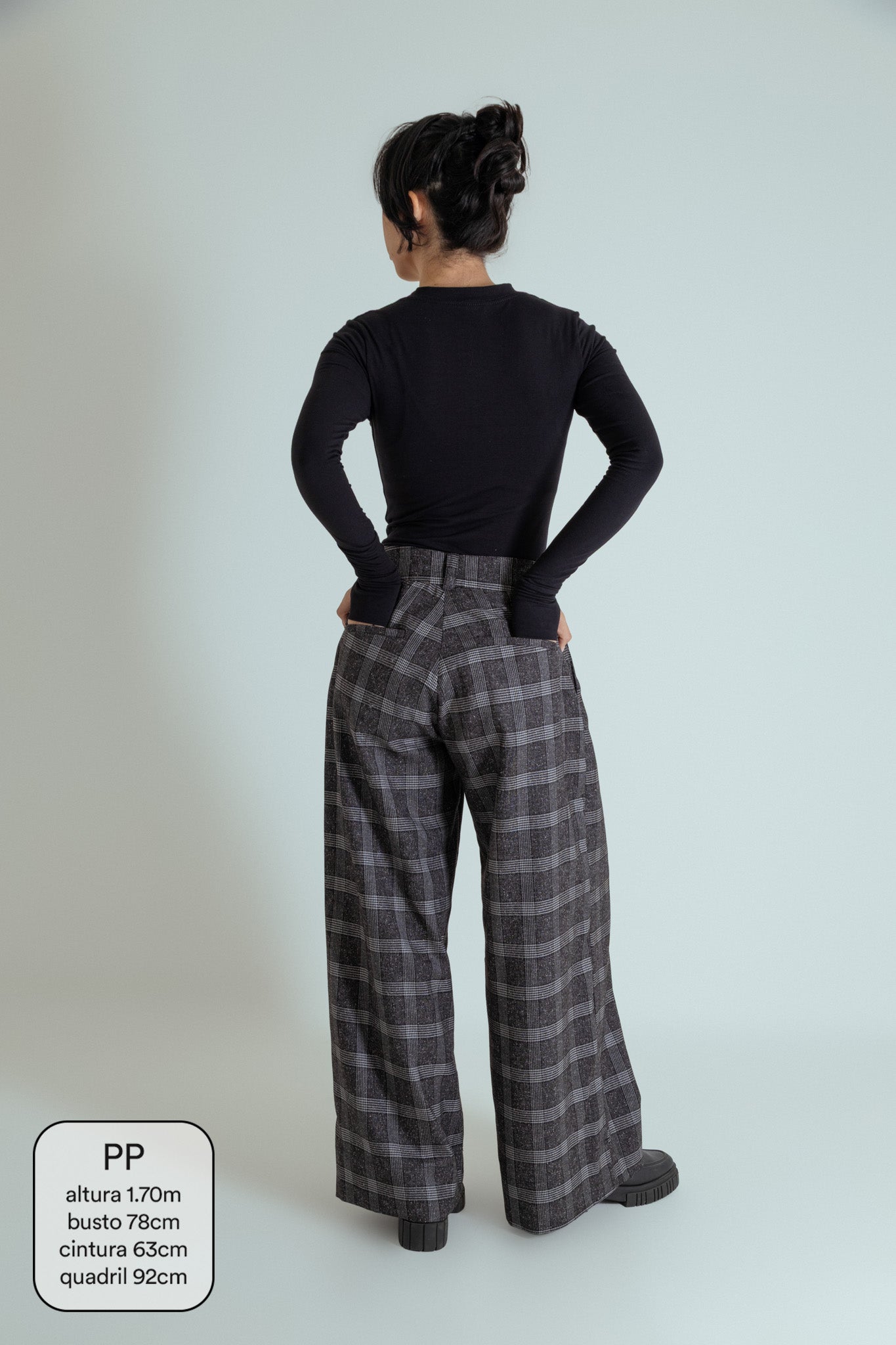 calça alfaiataria ajustável xadrez chefa