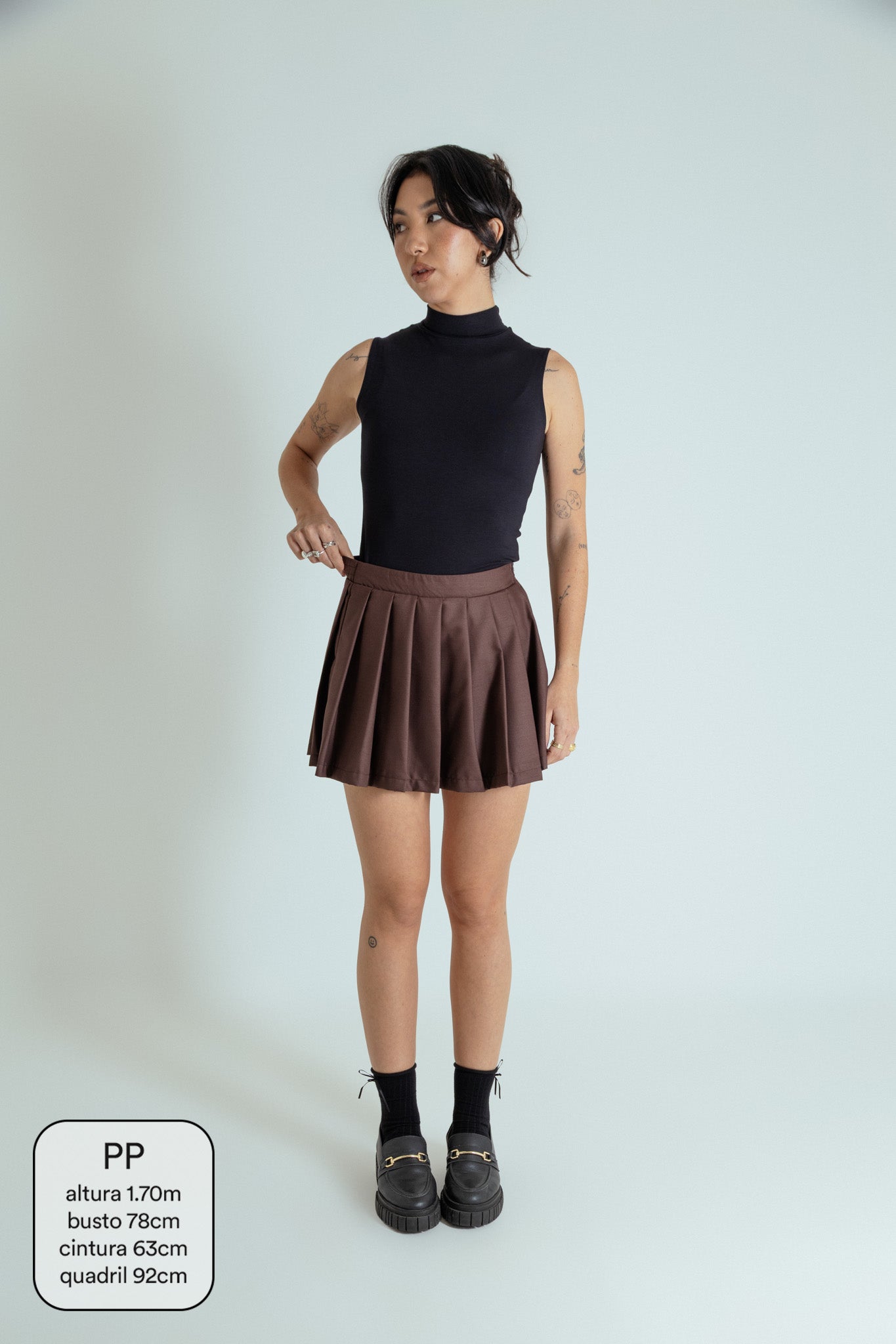 mini short saia plissado