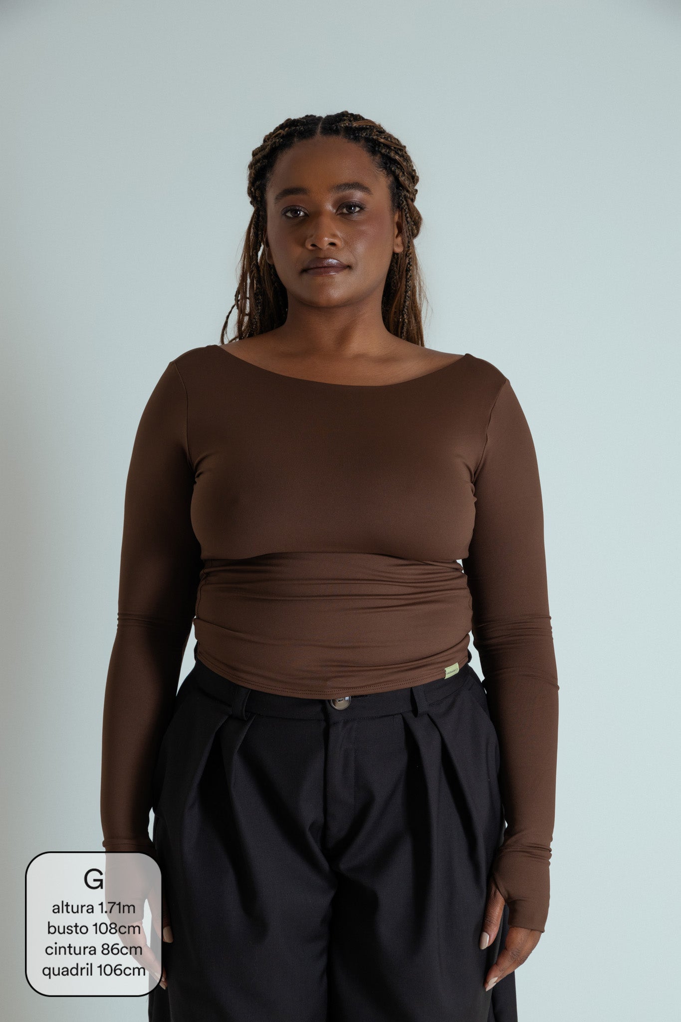 blusa decote costas manga longa dedinho