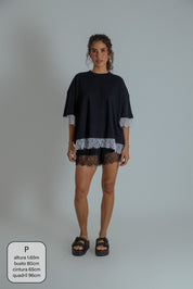 camisetão oversized com renda