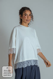 camisetão oversized com renda