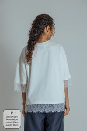 camisetão oversized com renda