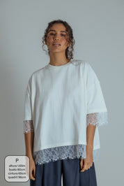 camisetão oversized com renda