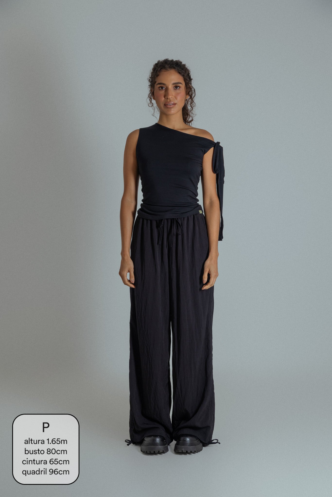 calça franzida com altura ajustável