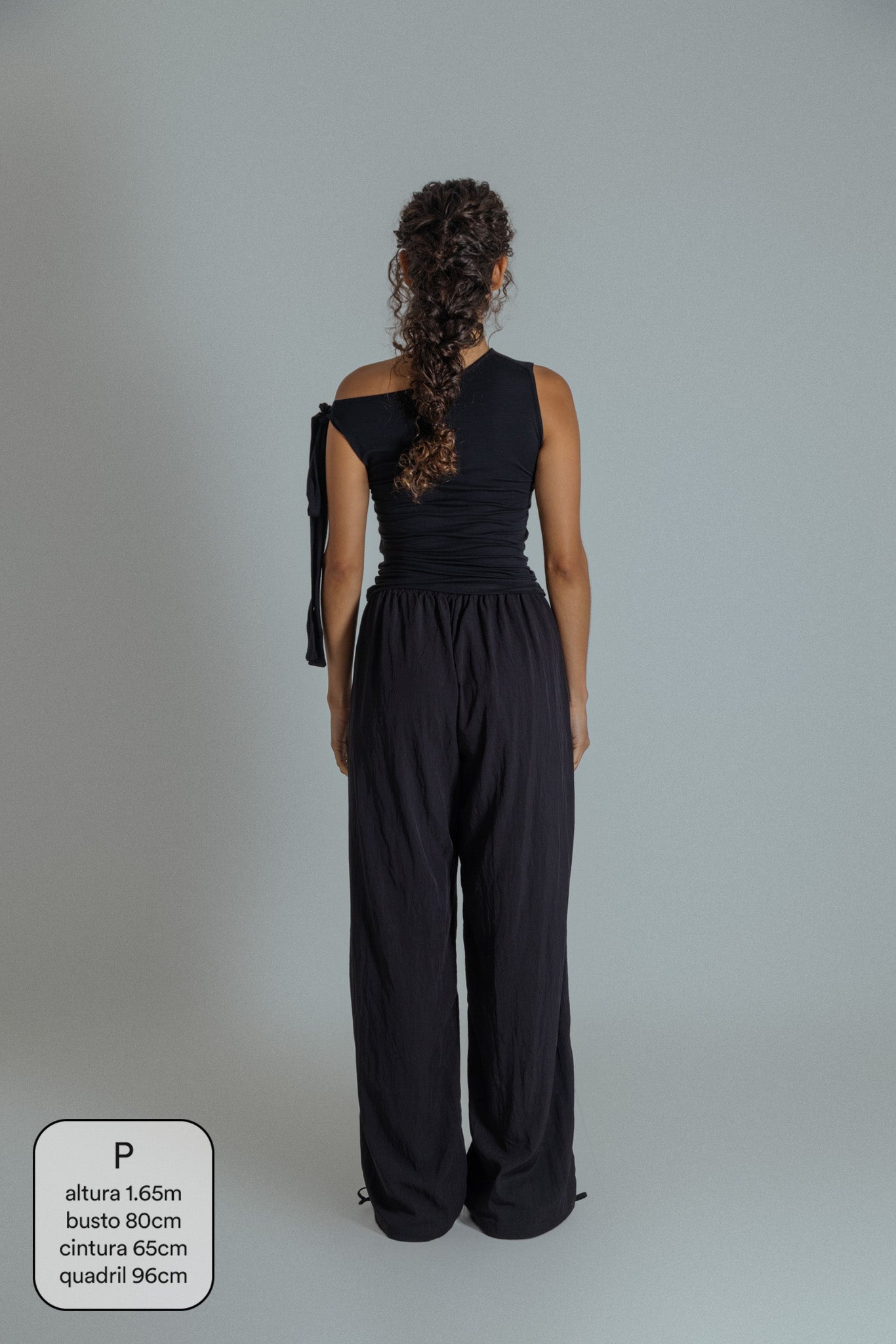 calça franzida com altura ajustável