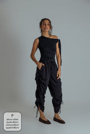 calça franzida com altura ajustável