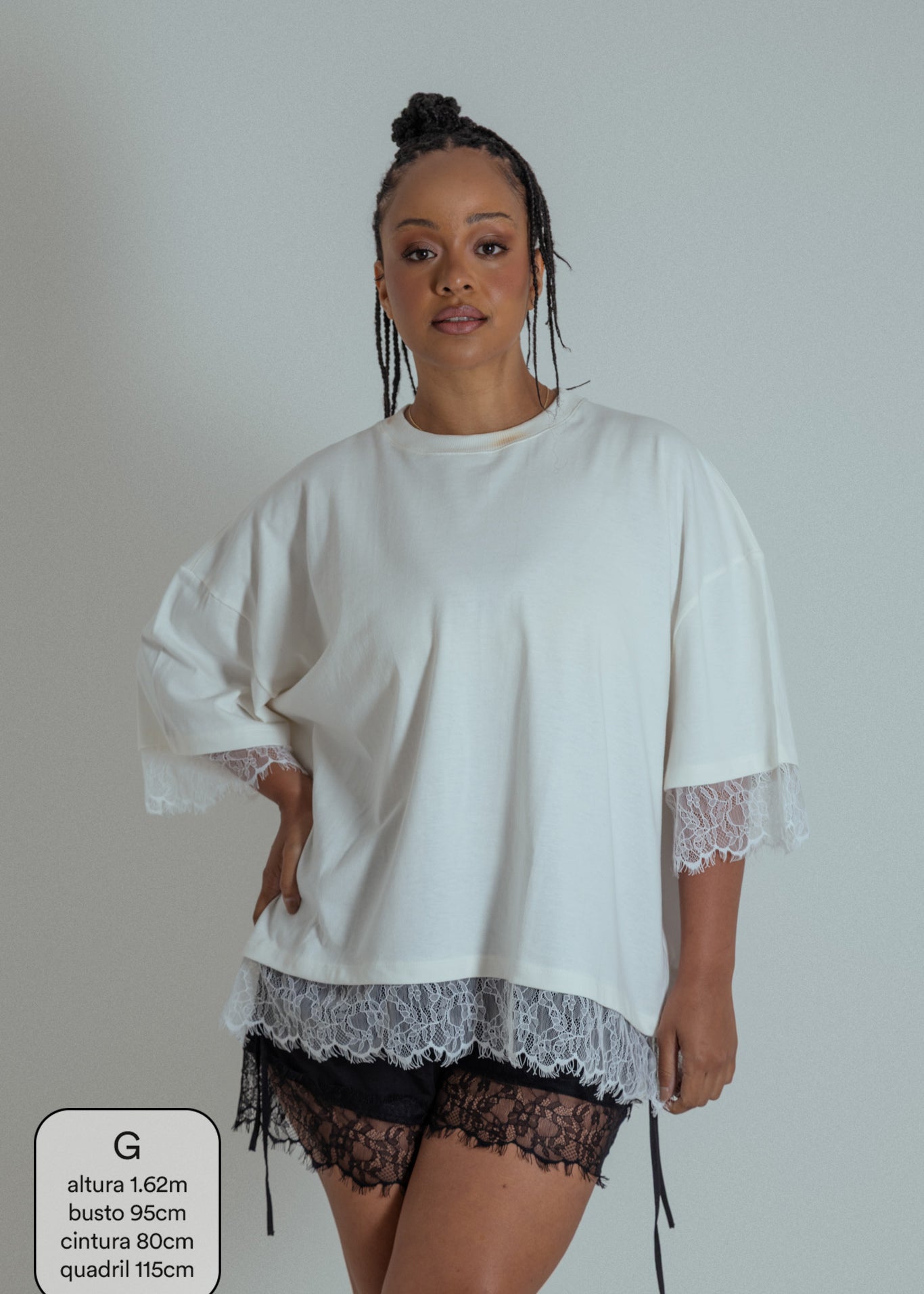 camisetão oversized com renda