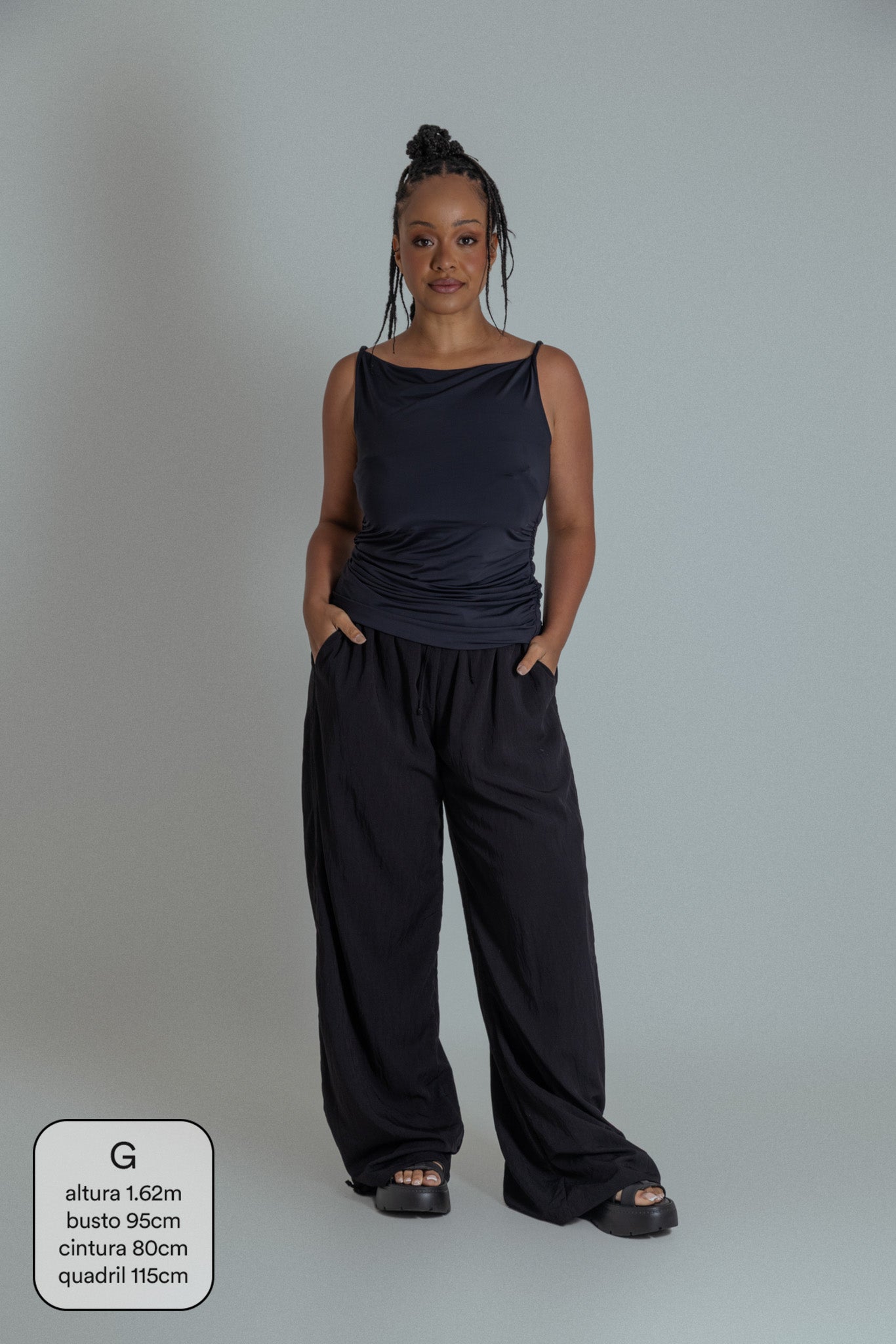 calça franzida com altura ajustável