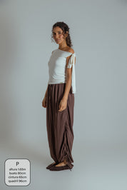 calça franzida com altura ajustável