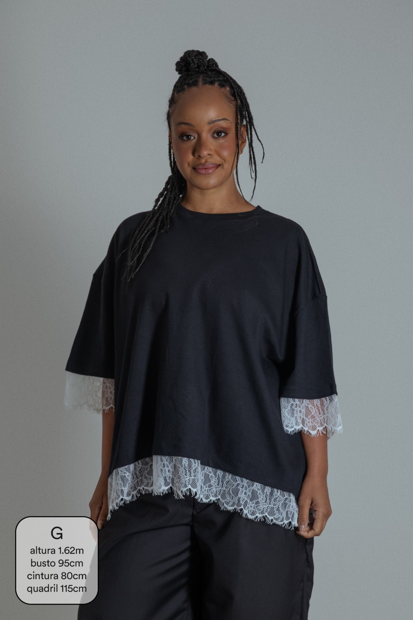 camisetão oversized com renda
