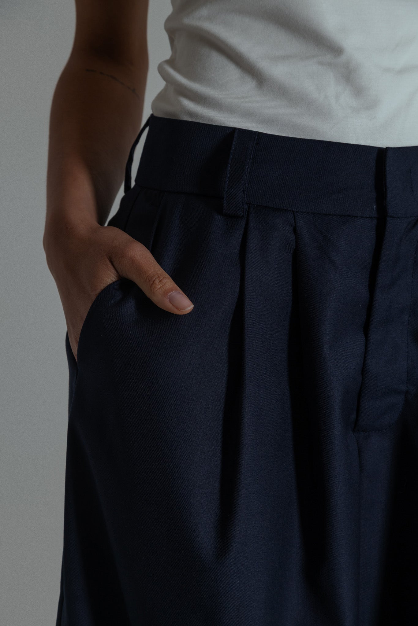 calça alfaiataria ajustável chefa