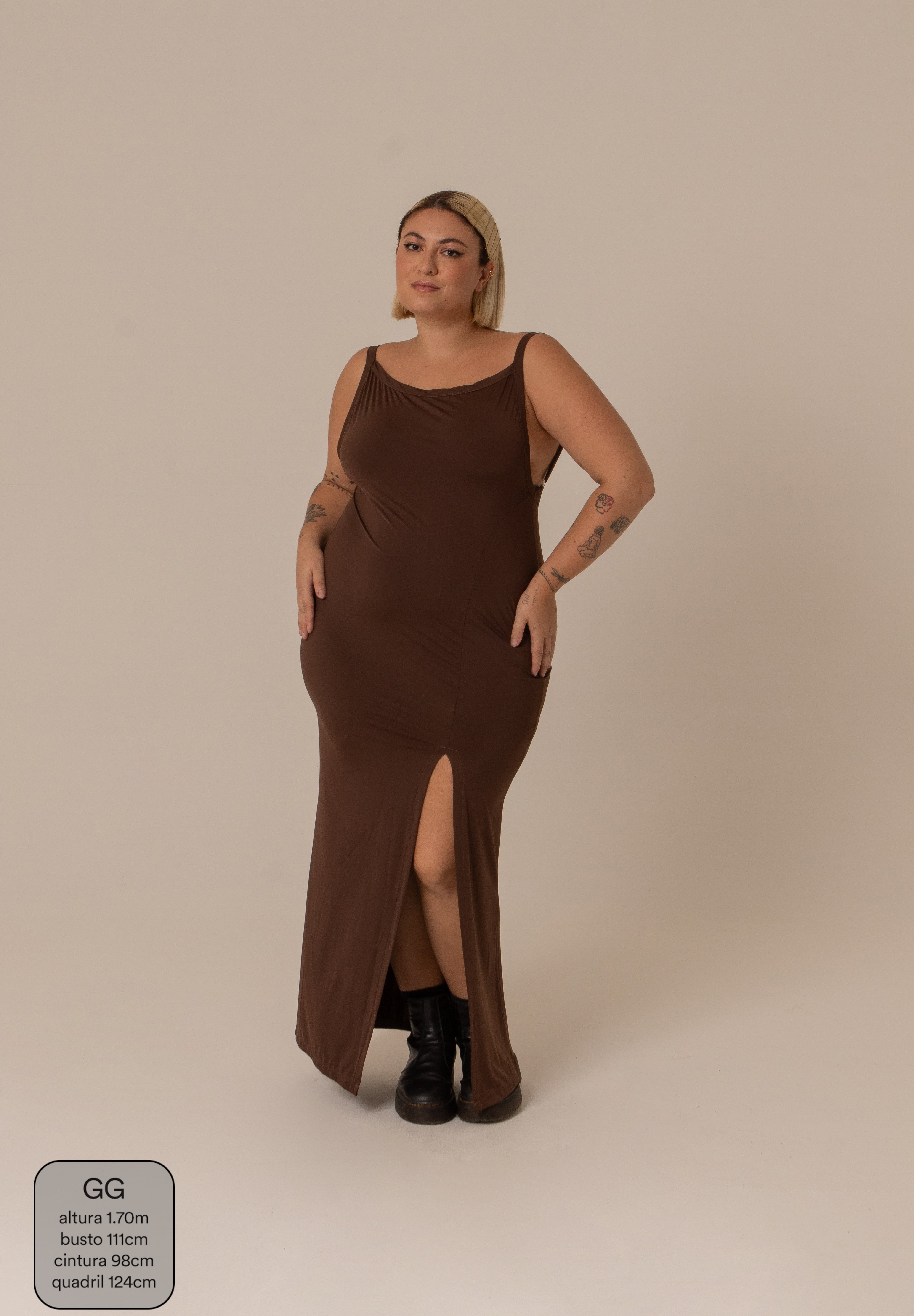 vestido kim | vestido com costas abertas e fenda