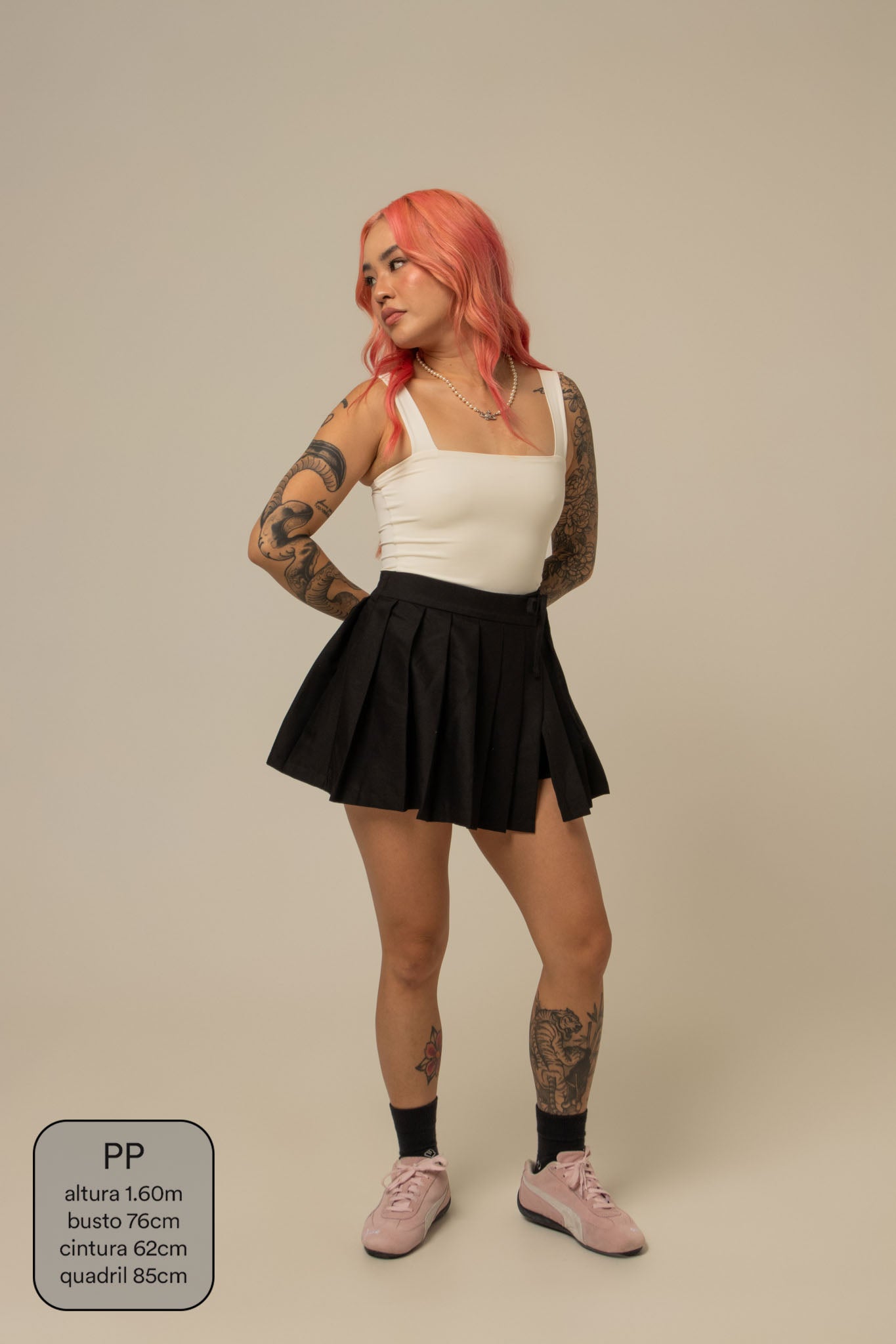 mini saia shorts plissada chefa