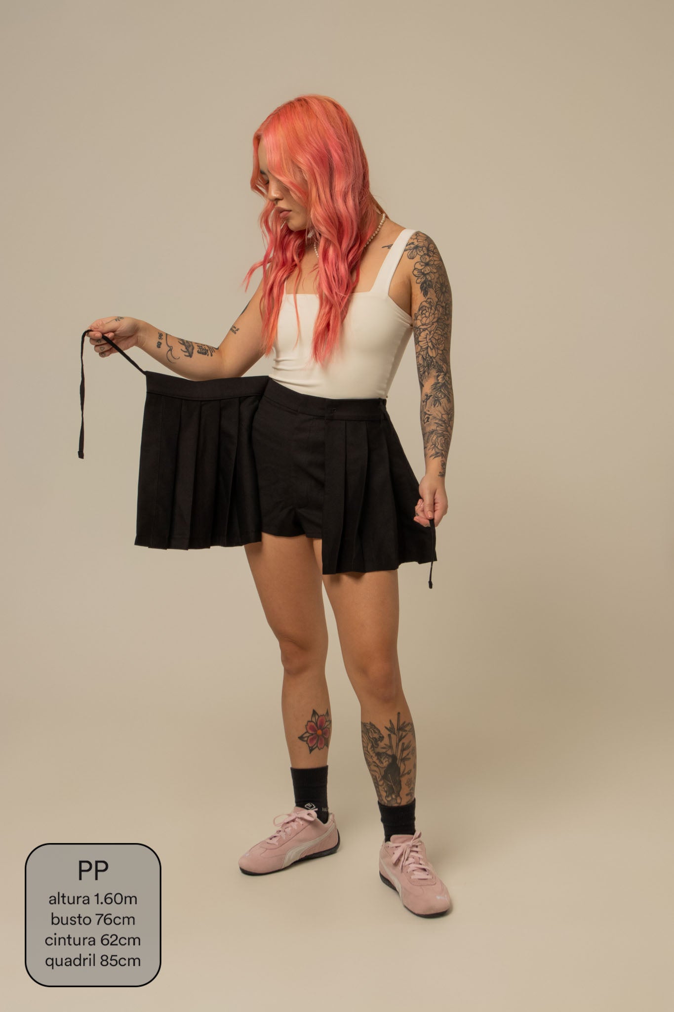 mini saia shorts plissada chefa