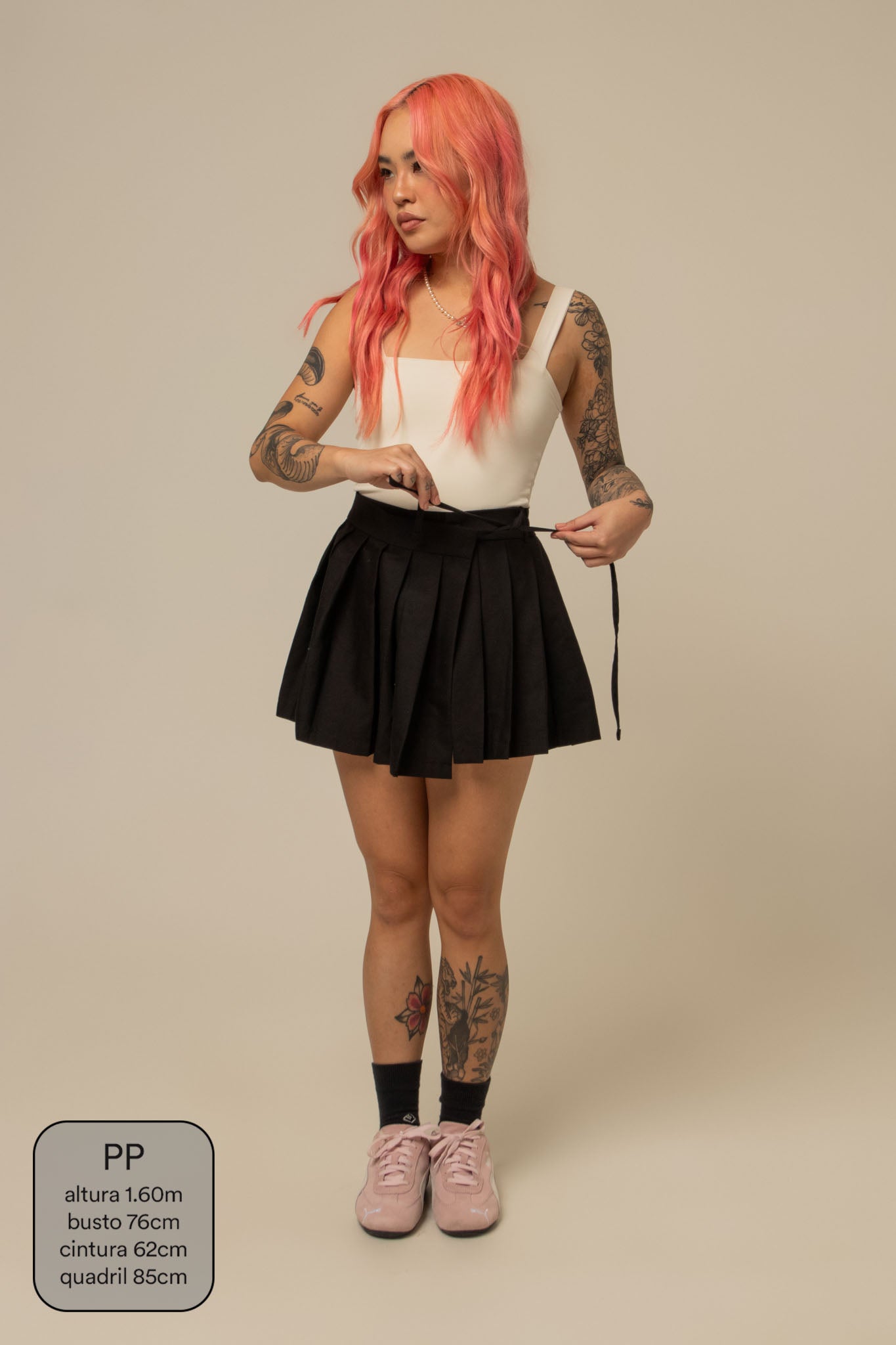mini saia shorts plissada chefa