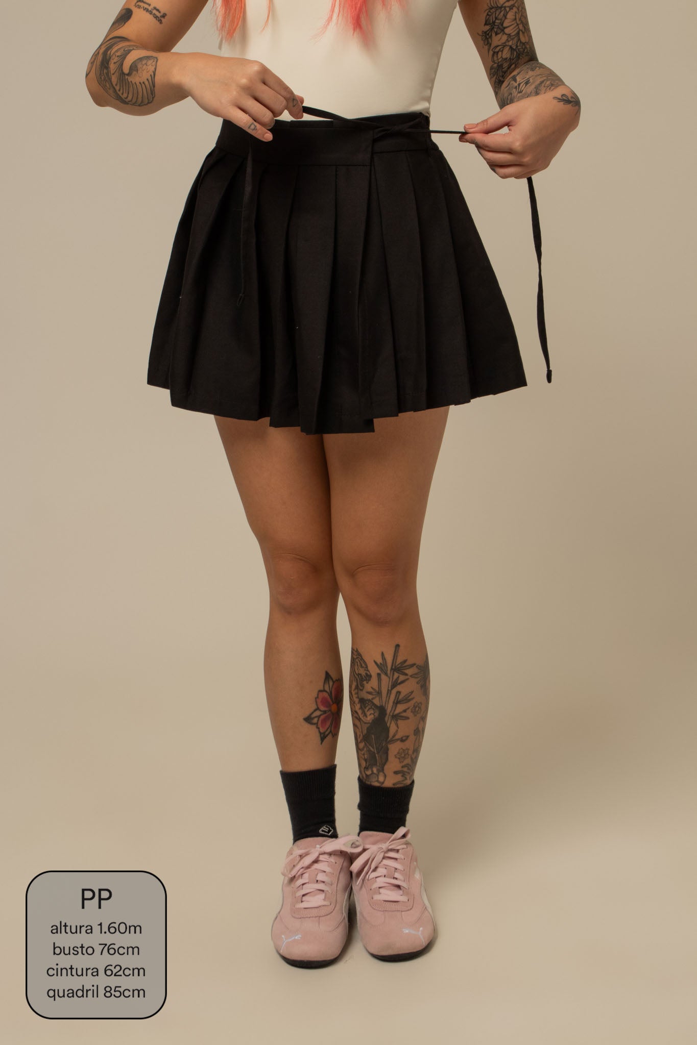 mini saia shorts plissada chefa