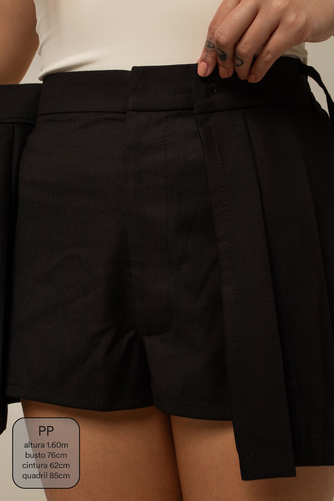 mini saia shorts plissada chefa