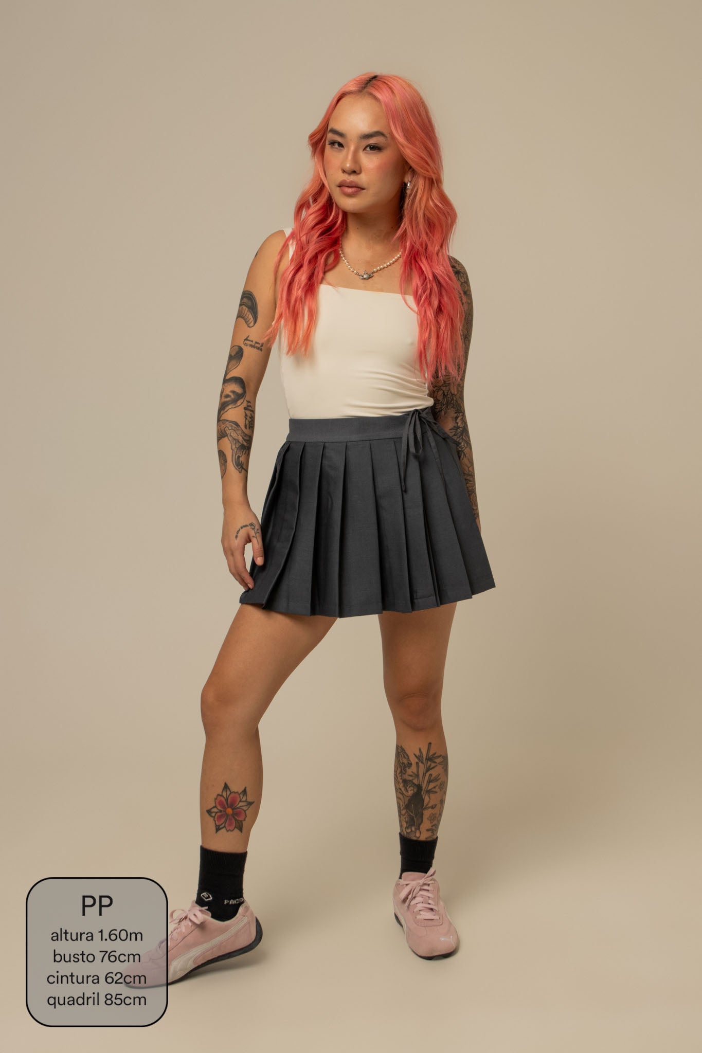 mini saia shorts plissada chefa
