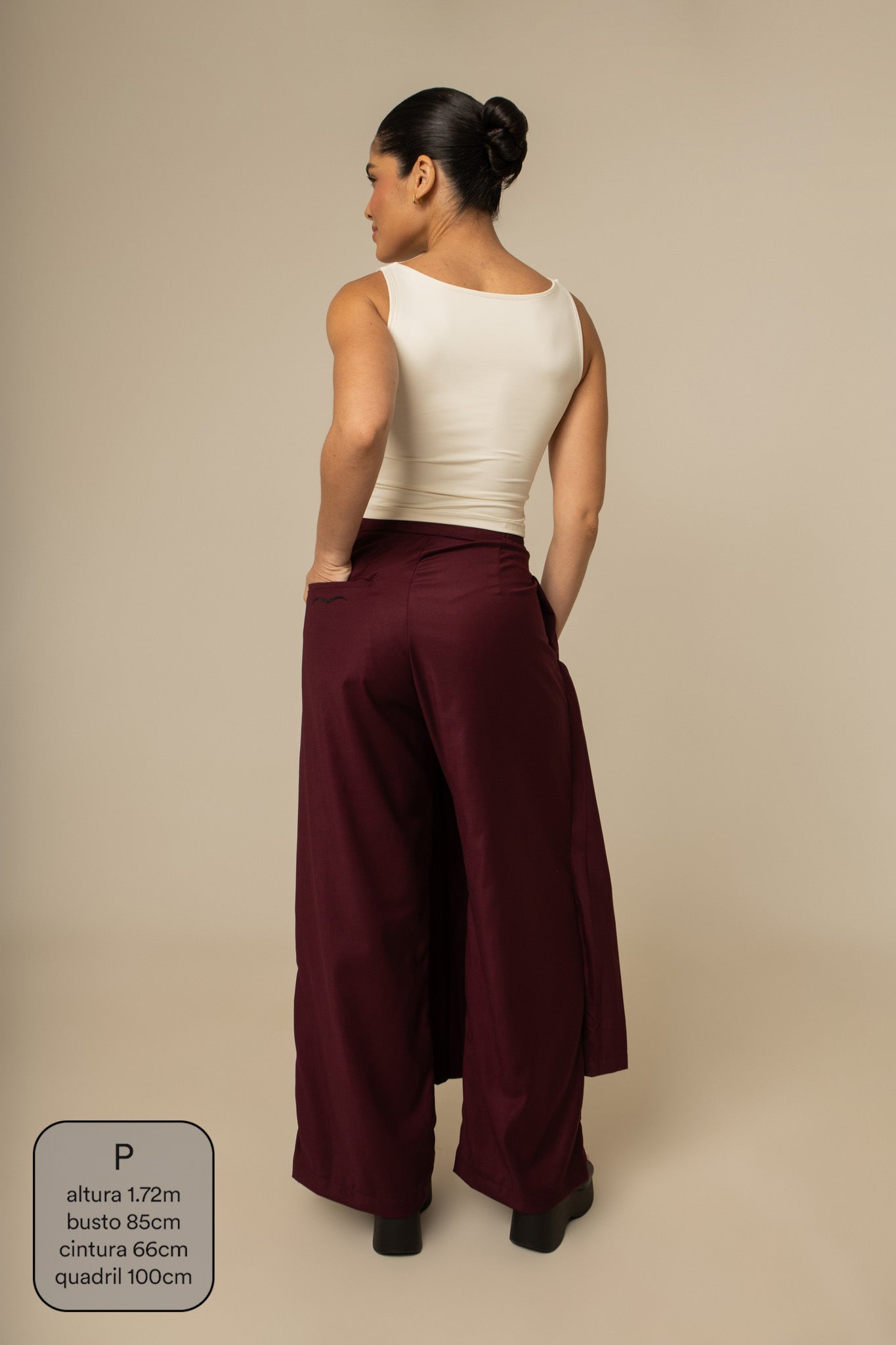 calça saia plissada collab frida & lela