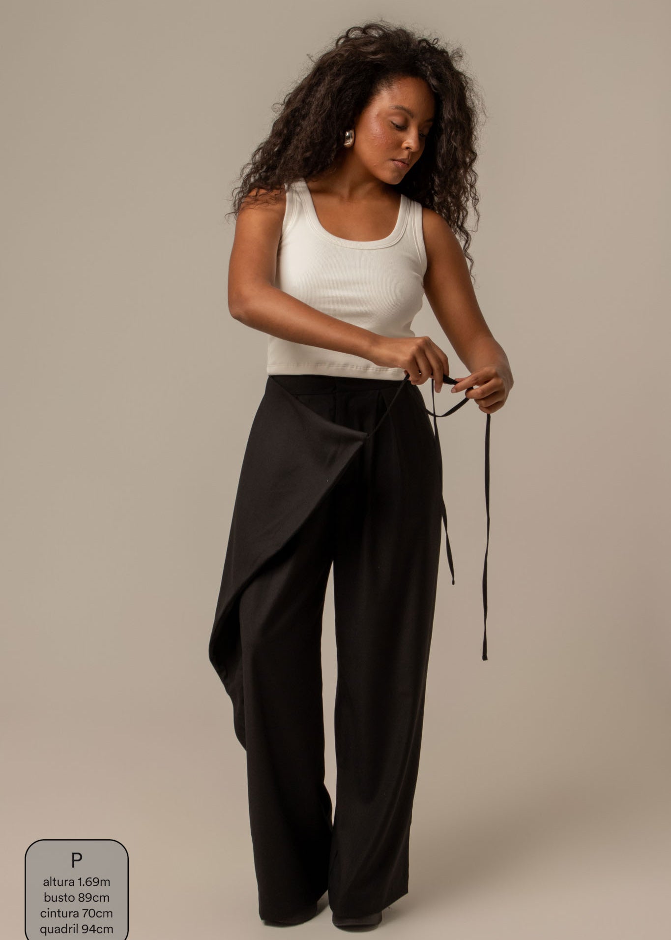 calça-saia de alfaiataria chefa