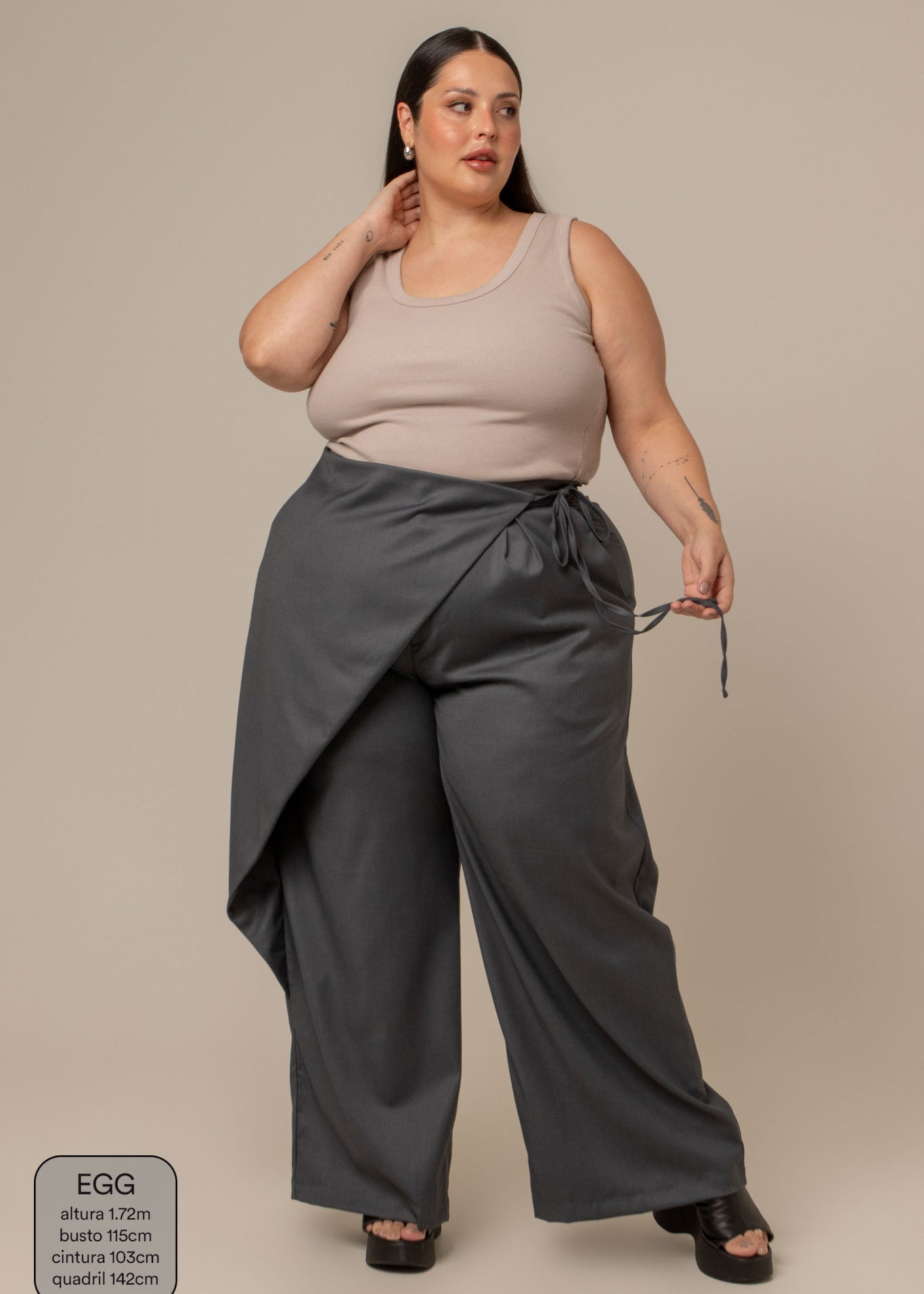 calça-saia de alfaiataria chefa