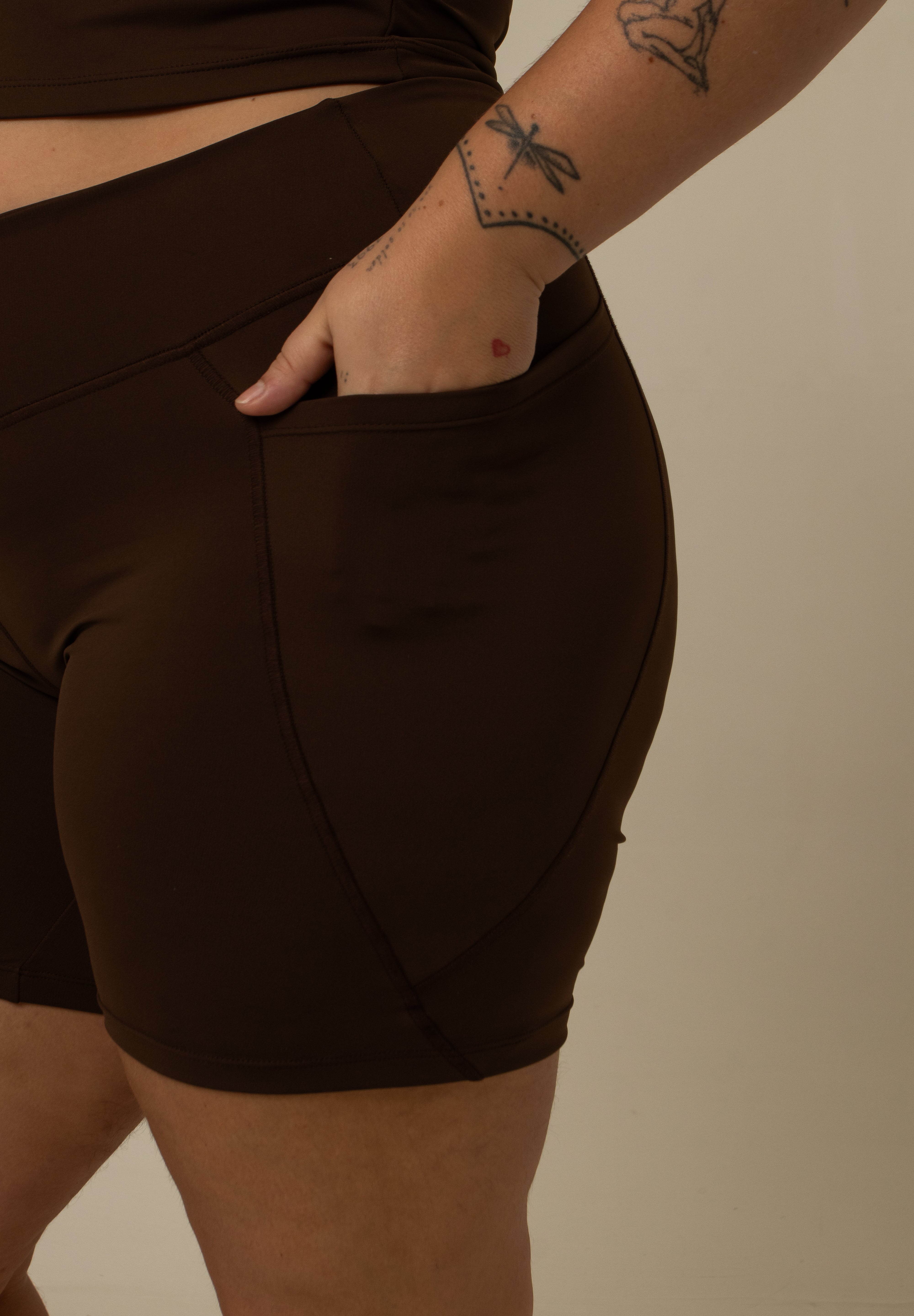 short compress gym babe | short fitness com bolsos