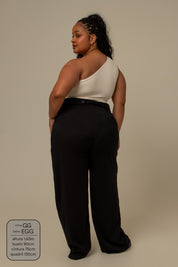 calça de alfaiataria com cinto regulável