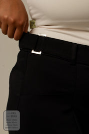 calça de alfaiataria com cinto regulável