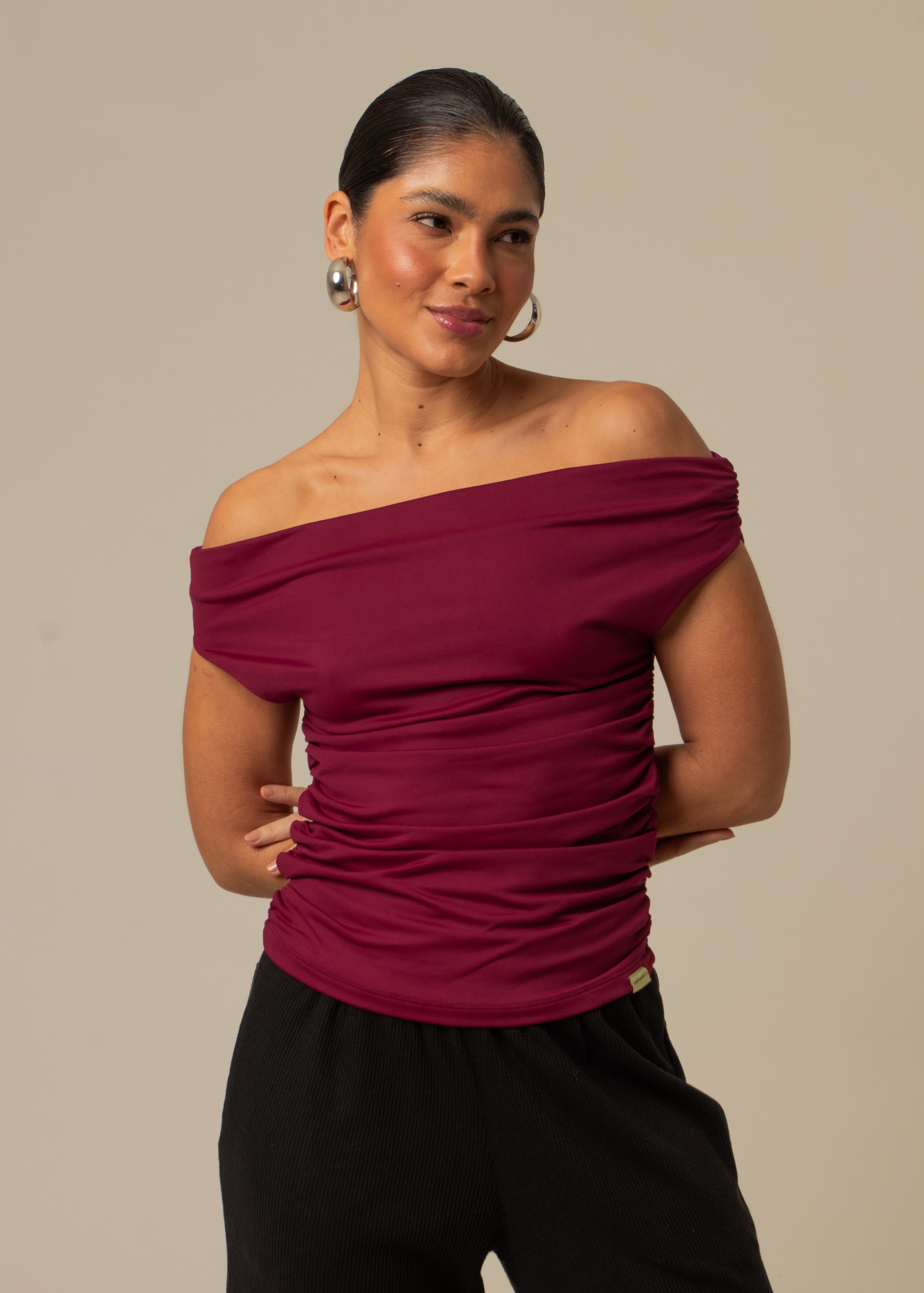 blusa ombro a ombro clássica