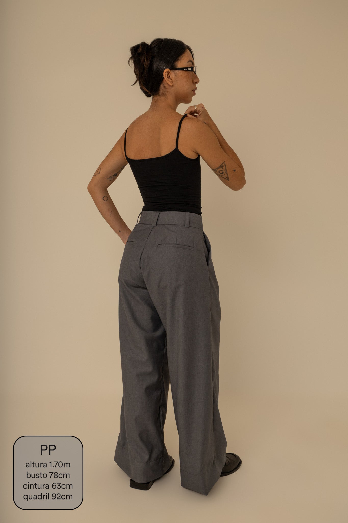 calça alfaiataria ajustável chefa
