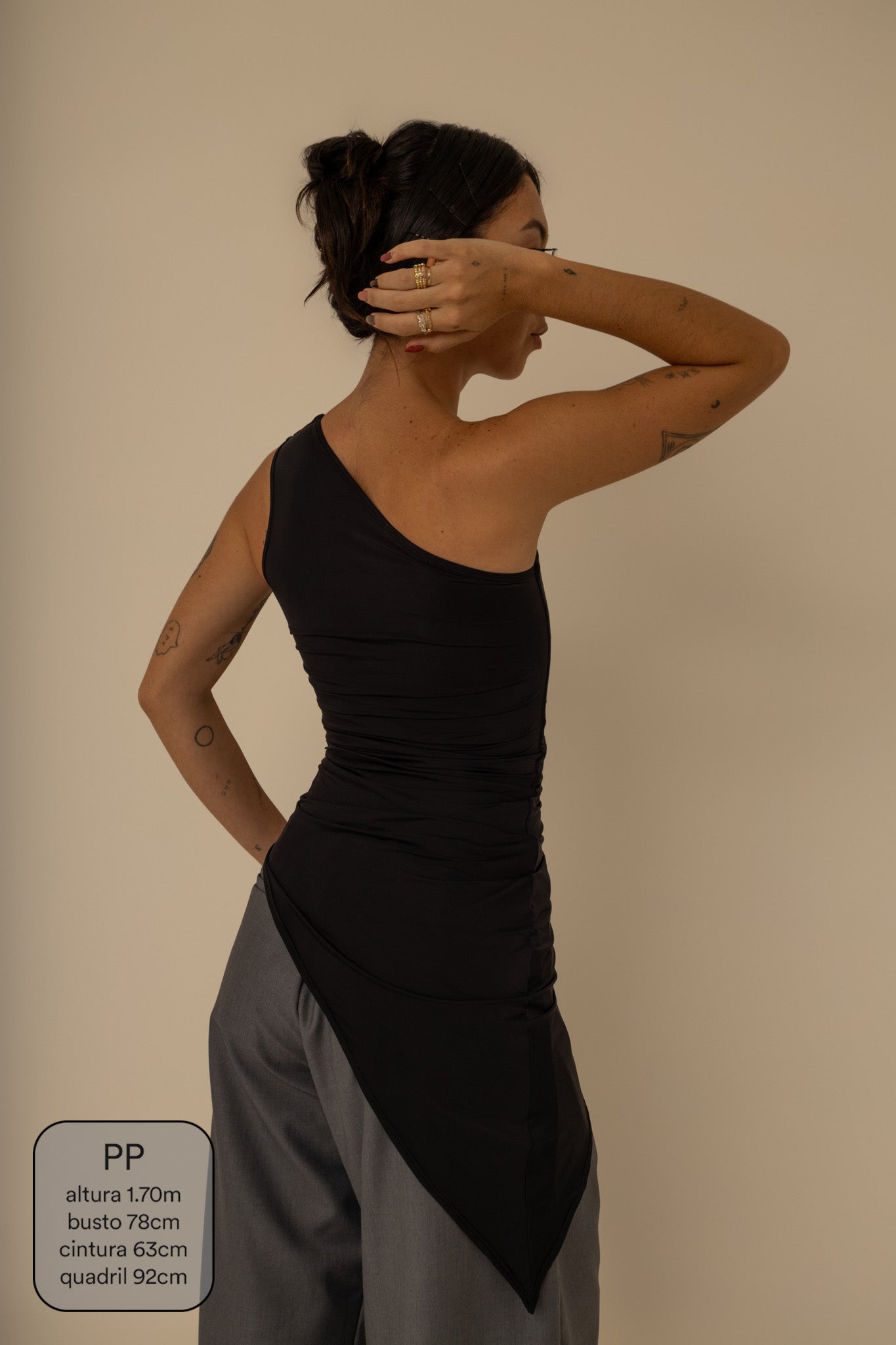 blusa assimétrica longa chefa